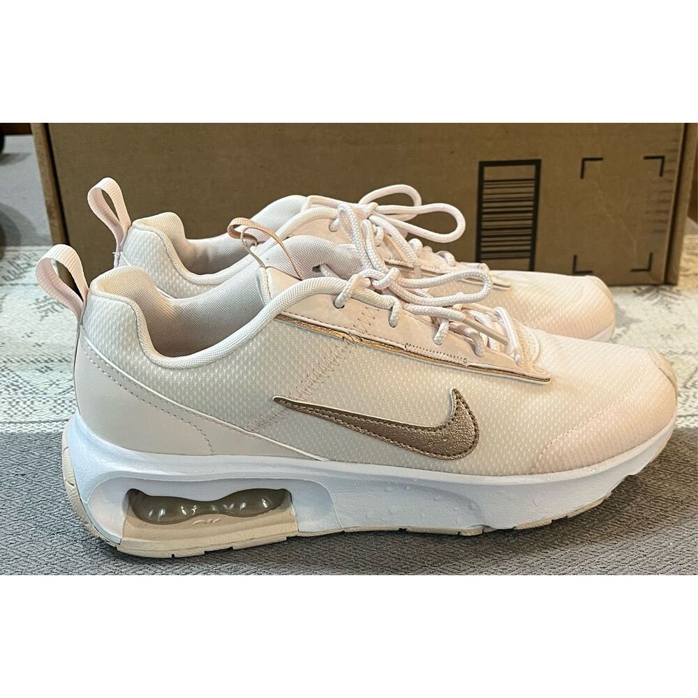Nike Women's Athletic Shoes in Cream and Gold - Picture 2 of 7